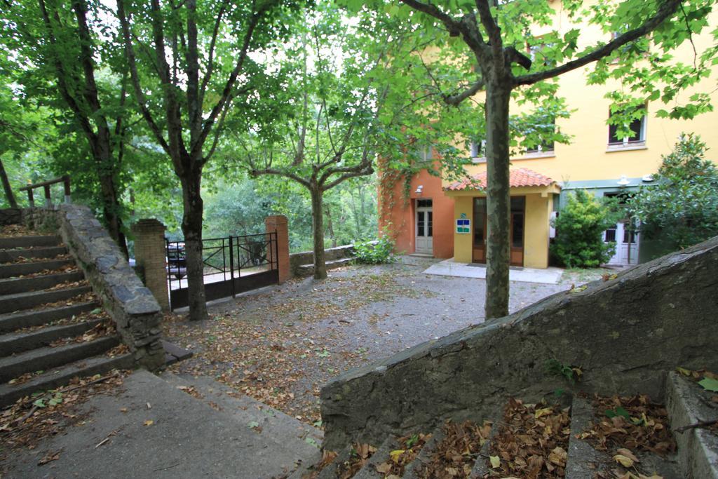 Alberg Roques Blanques Ribes De Freser Εξωτερικό φωτογραφία